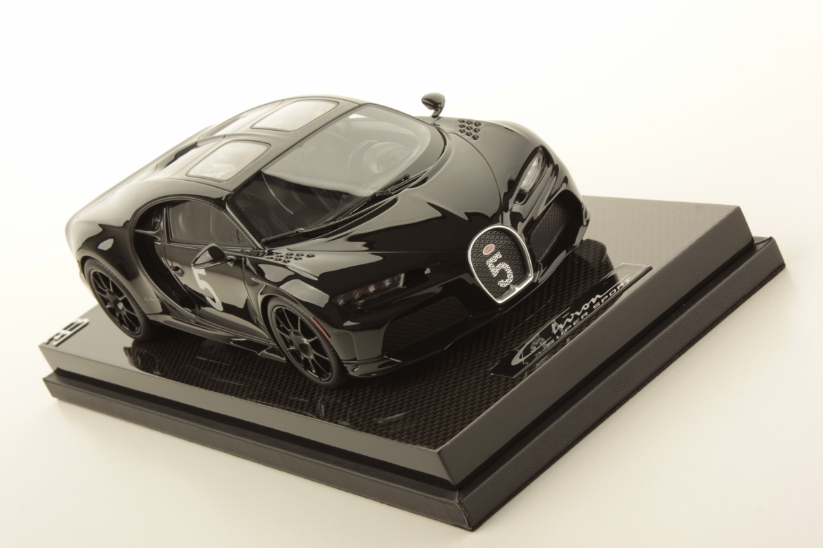 mr-collection-models-bugatti-chiron-super-sport-1-18-miniature-auto-de-collectio image 3