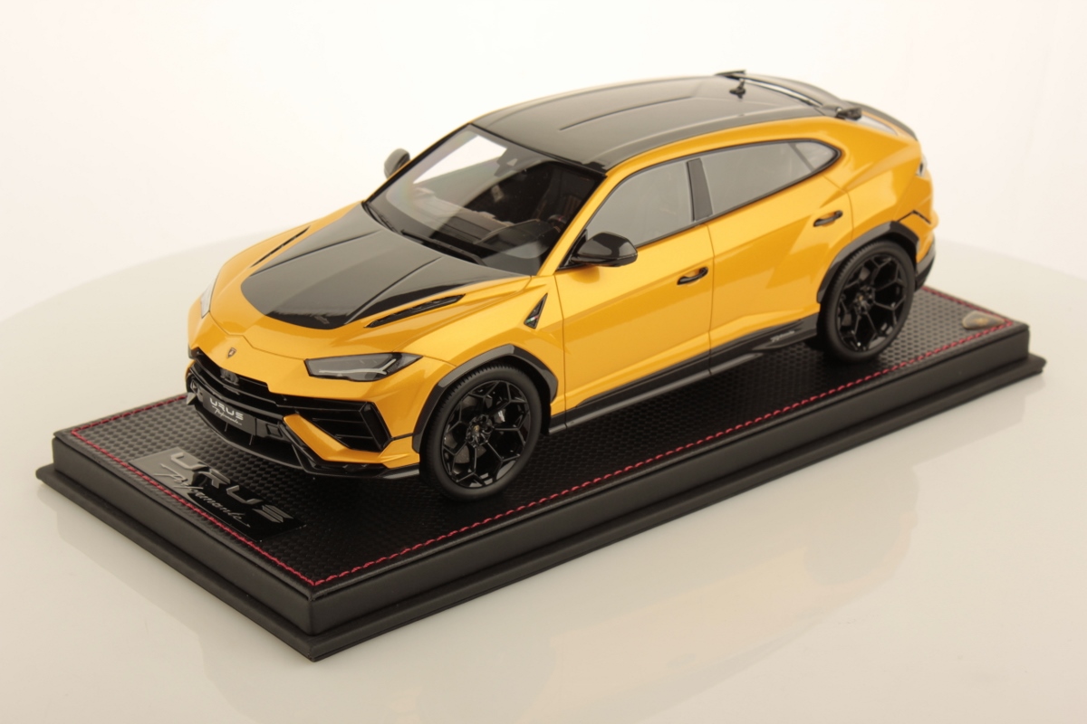 mr-collection-models-lamborghini-urus-performante-1-18-miniature-suv-super-sport image 1
