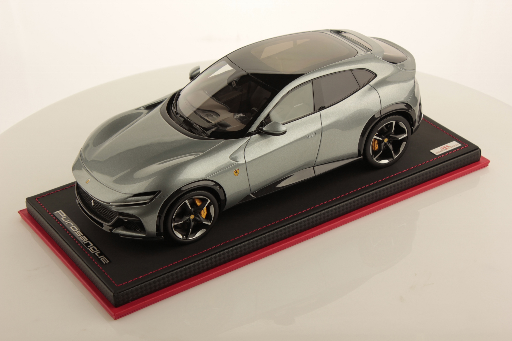 mr-collection-models-ferrari-purosangue-1-18-miniature-auto-de-collection-2 image 1