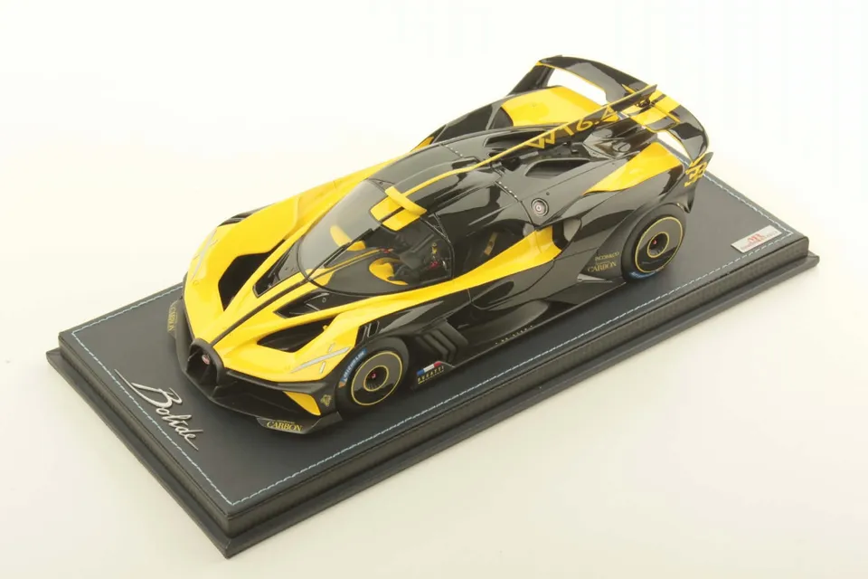 mr-collection-models-bugatti-bolide-1-18-miniature-pur-sang-piste-dition-collect image 1
