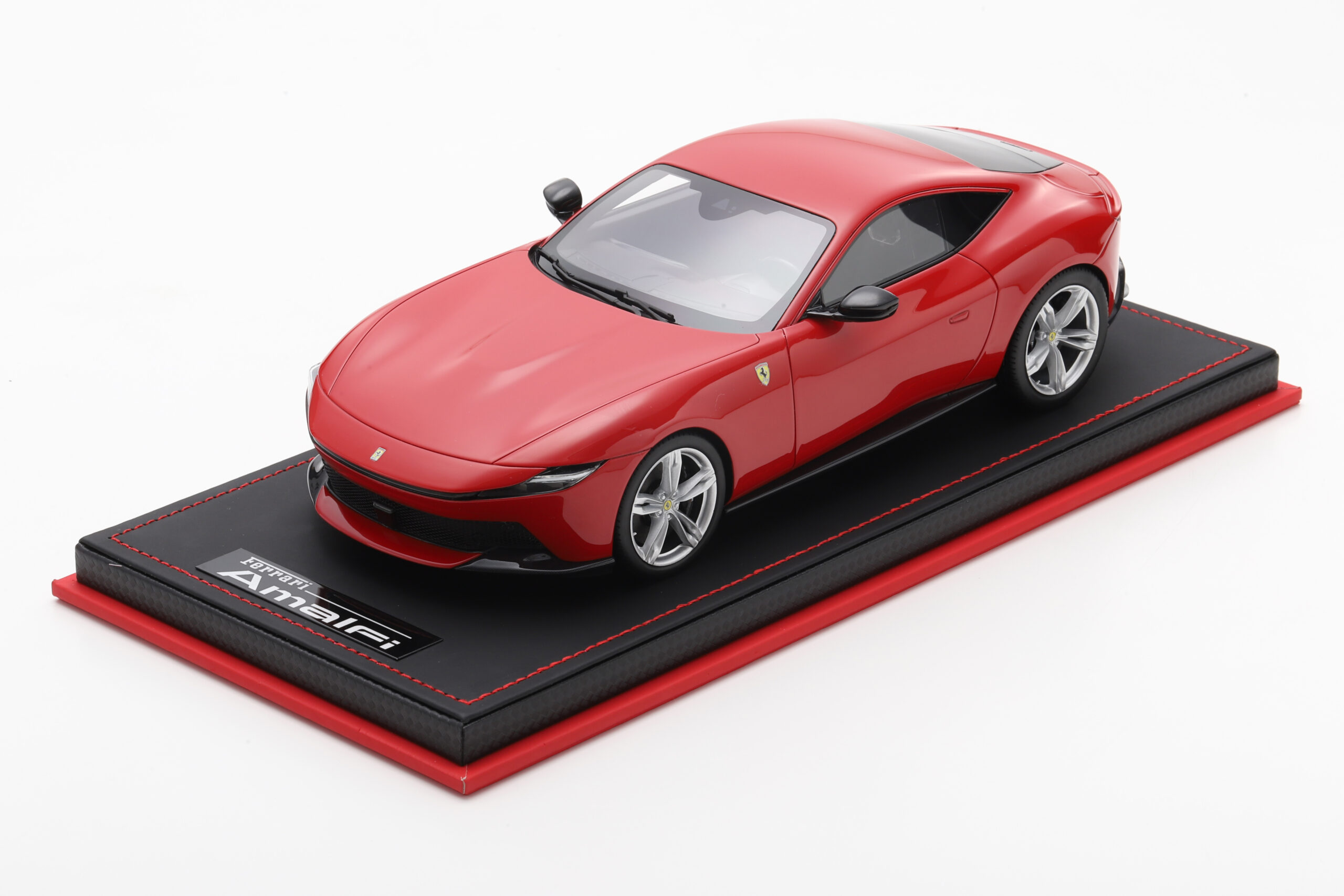 mr-collection-models-ferrari-amalfi-1-18-miniature-auto-de-collection-2 image 1