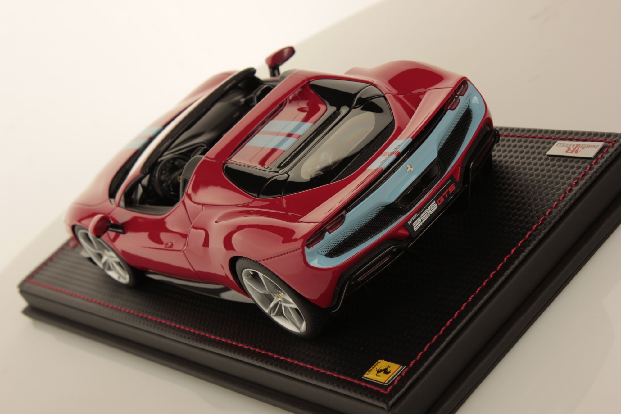 mr-collection-models-ferrari-296-gts-1-18-miniature-spider-v6-hybride-830-cv image 4