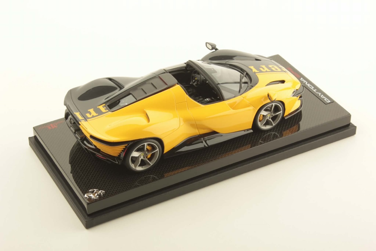 mr-collection-models-ferrari-daytona-sp3-1-18-2 image 2