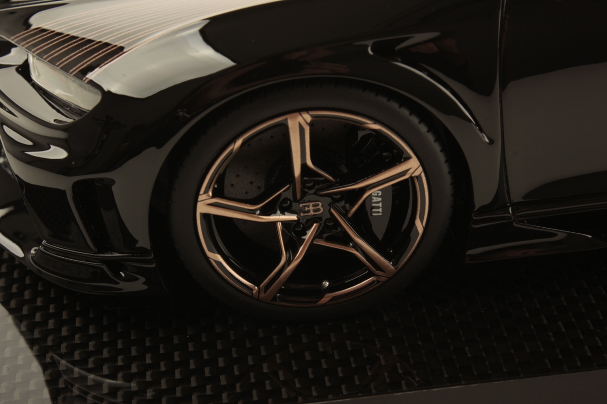 mr-collection-models-bugatti-chiron-super-sport-1-18 image 6