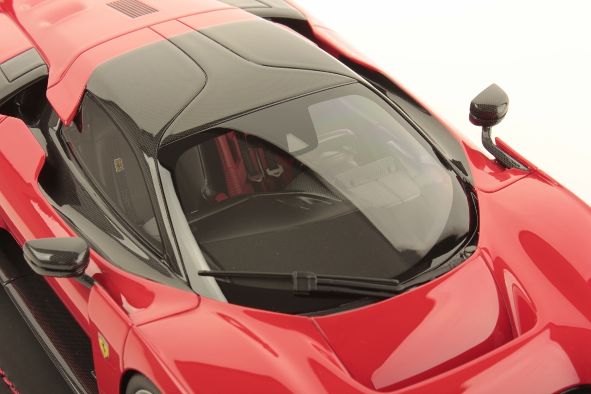 mr-collection-models-ferrari-f80-1-18-miniature-auto-de-collection image 6
