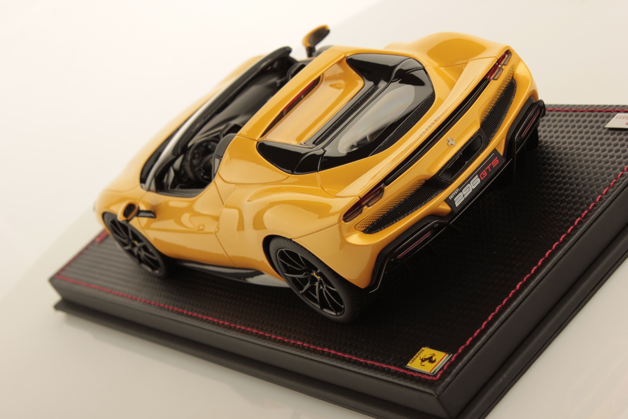 mr-collection-models-ferrari-296-gts-1-18 image 4