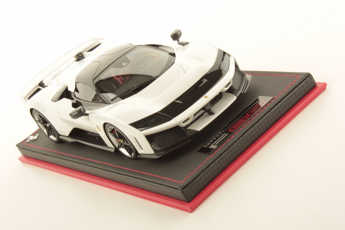 mr-collection-models-ferrari-f80-miniature-auto-supercar-limit-e image 3