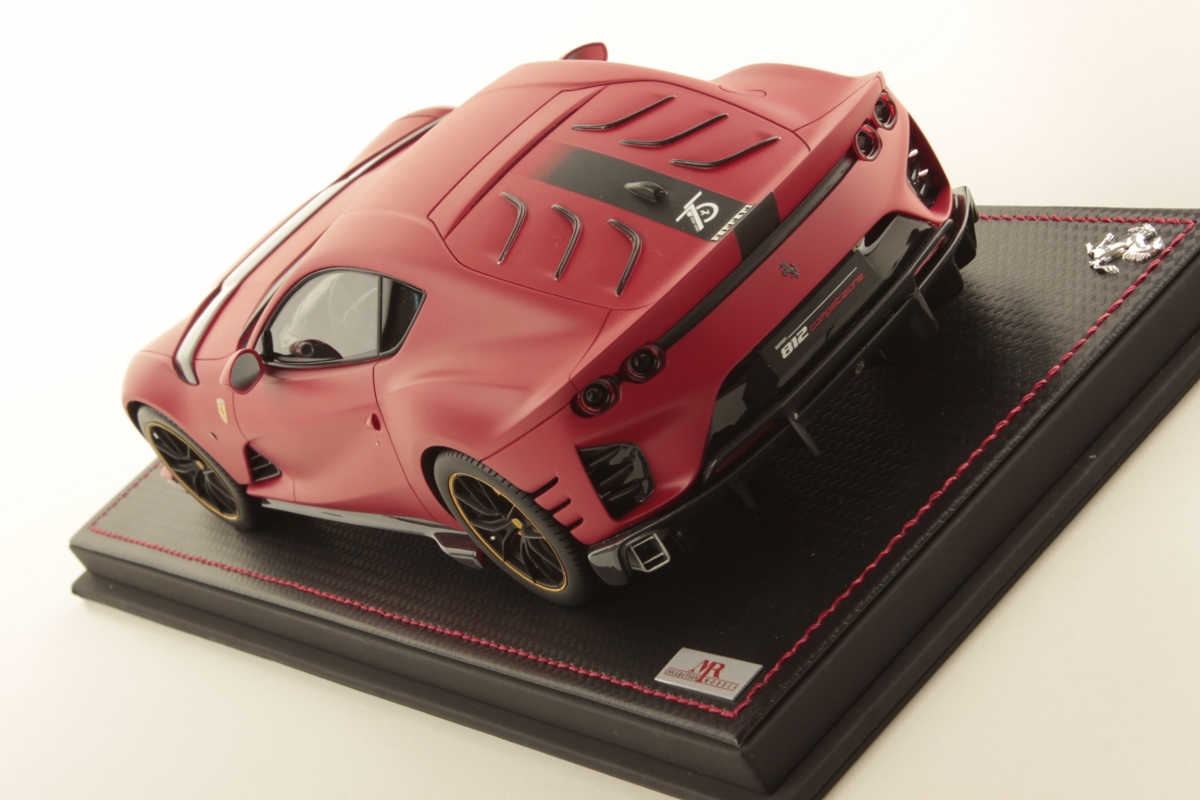 mr-collection-models-ferrari-812-competizione-1-18-miniature-v12-berline image 4