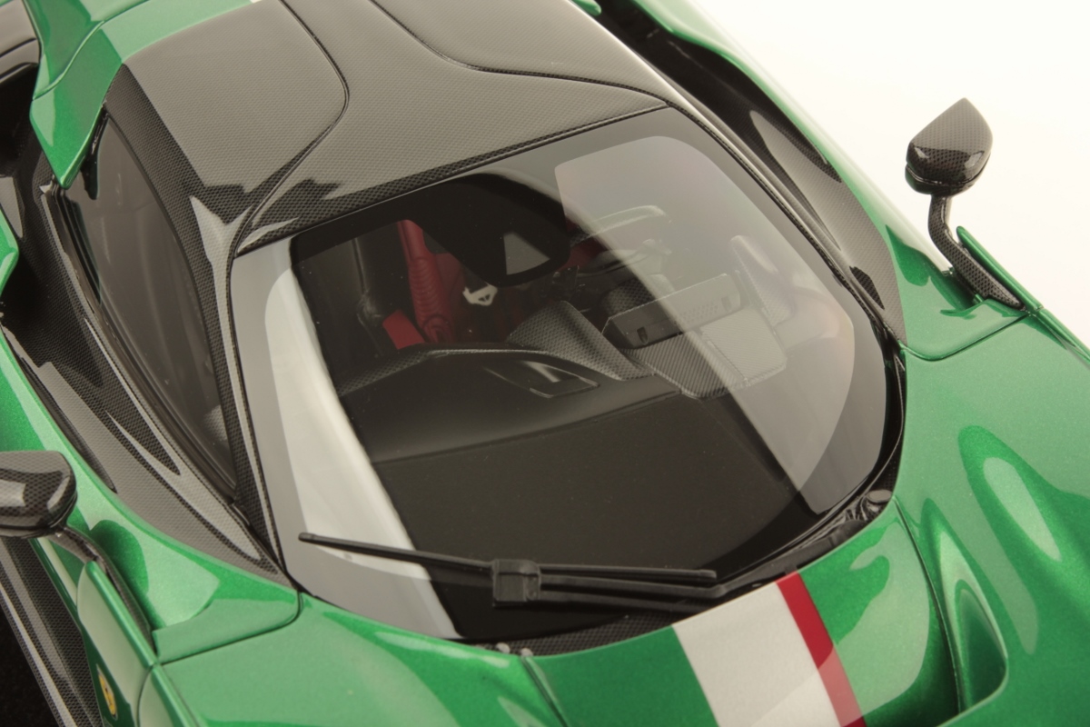 mr-collection-models-ferrari-f80-1-18-miniature-auto image 6
