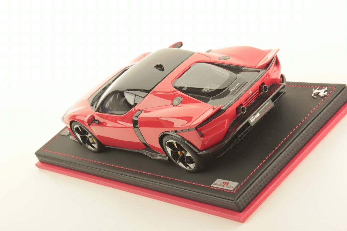 mr-collection-models-ferrari-849-testarossa-miniature-auto-1-18 image 4
