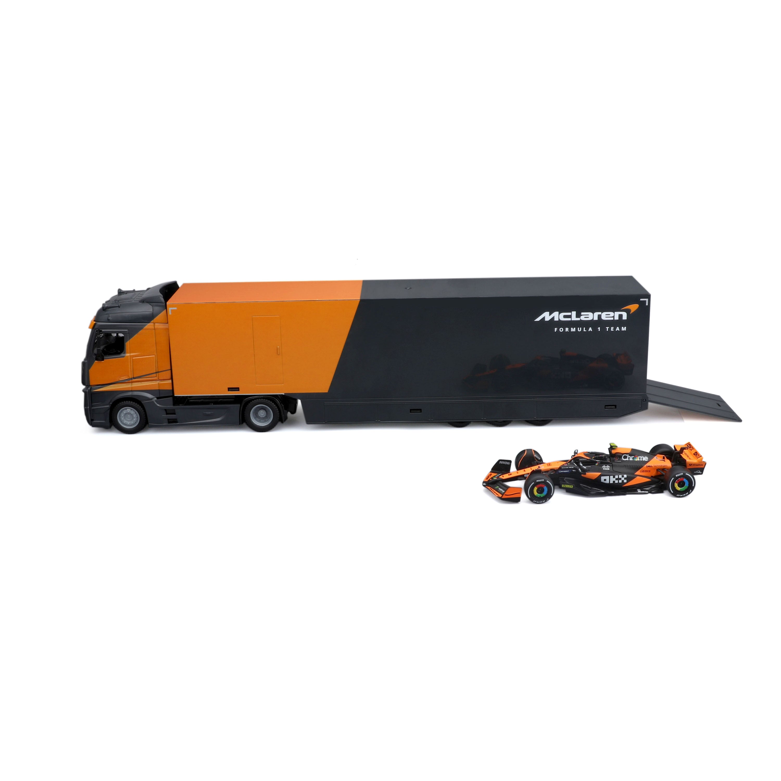 bburago-mercedes-semi-truck-mclaren-mcl38-4-norris-1-43 image 5