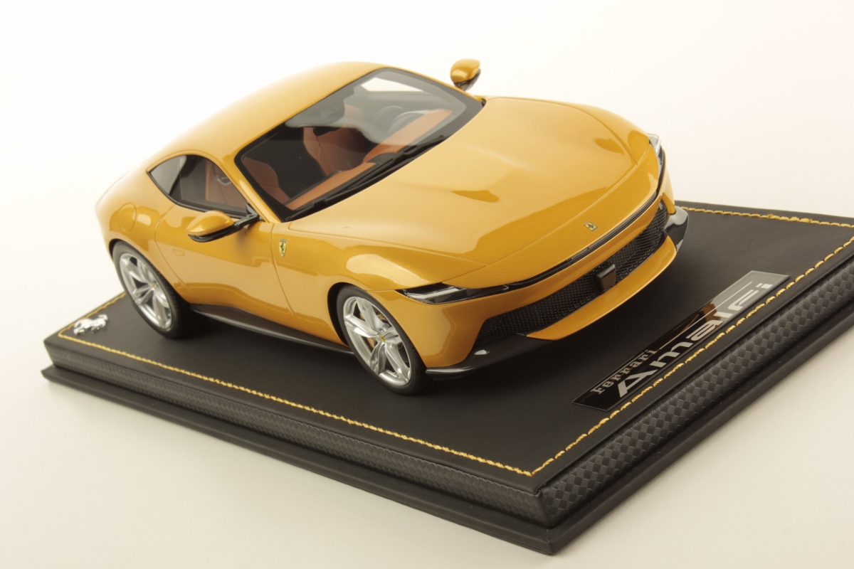 mr-collection-models-ferrari-amalfi-1-18-miniature-auto-de-collection image 3
