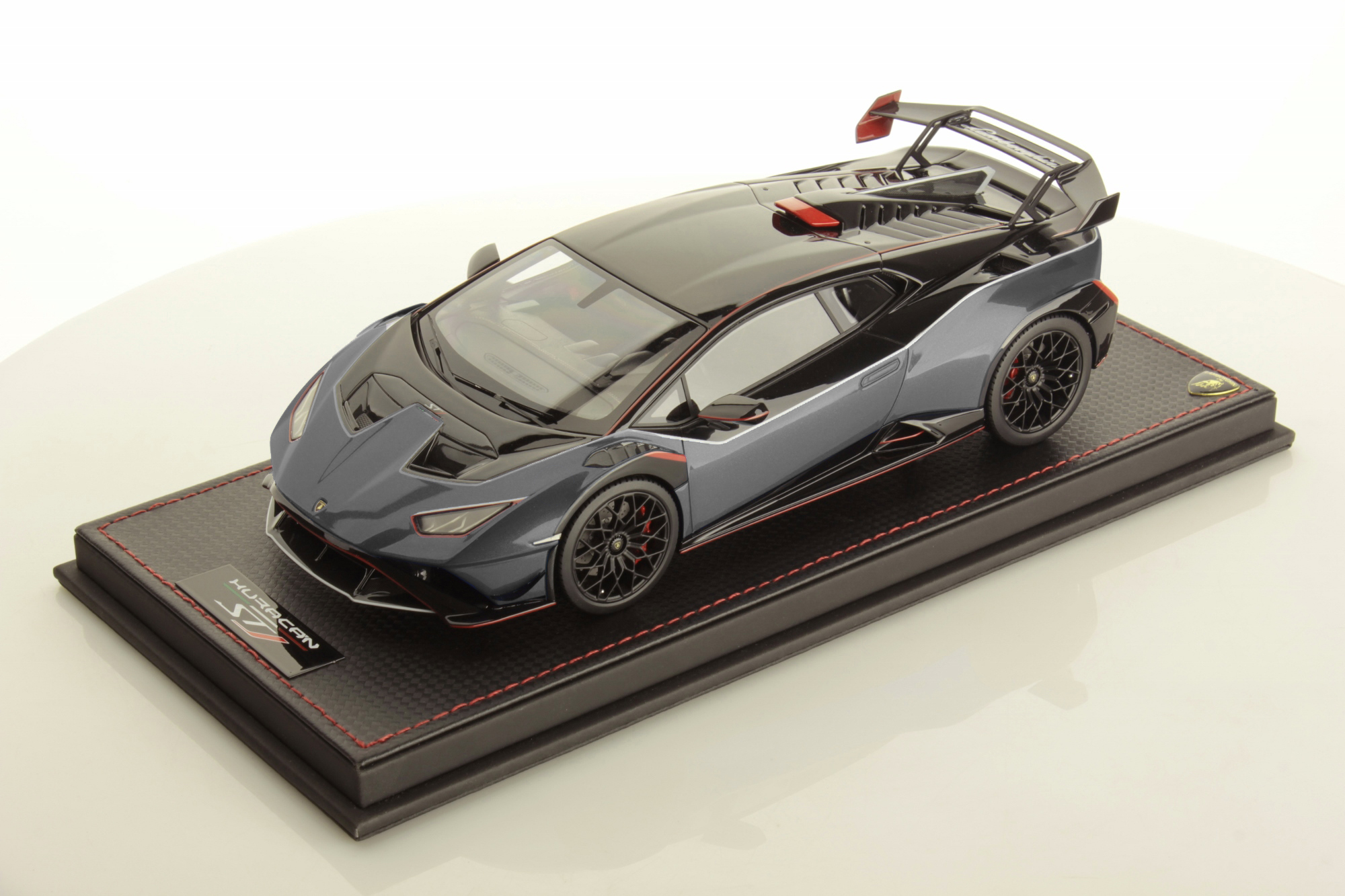 mr-collection-models-lamborghini-huracan-stj-1-18 image 1