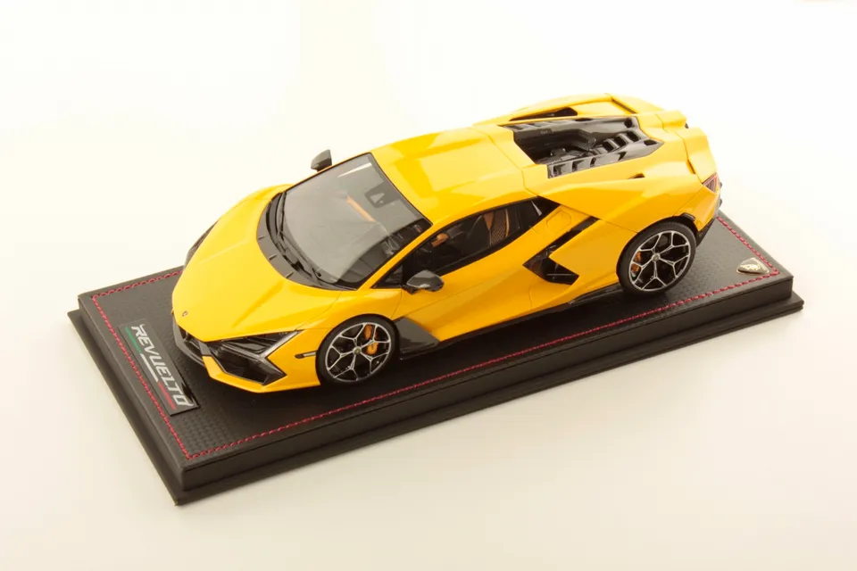 mr-collection-models-lamborghini-revuelto-1-18-miniature-hybride-v12 image 1