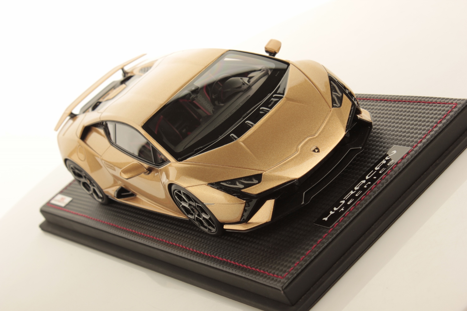 mr-collection-models-lamborghini-hurac-n-tecnica-1-18 image 3