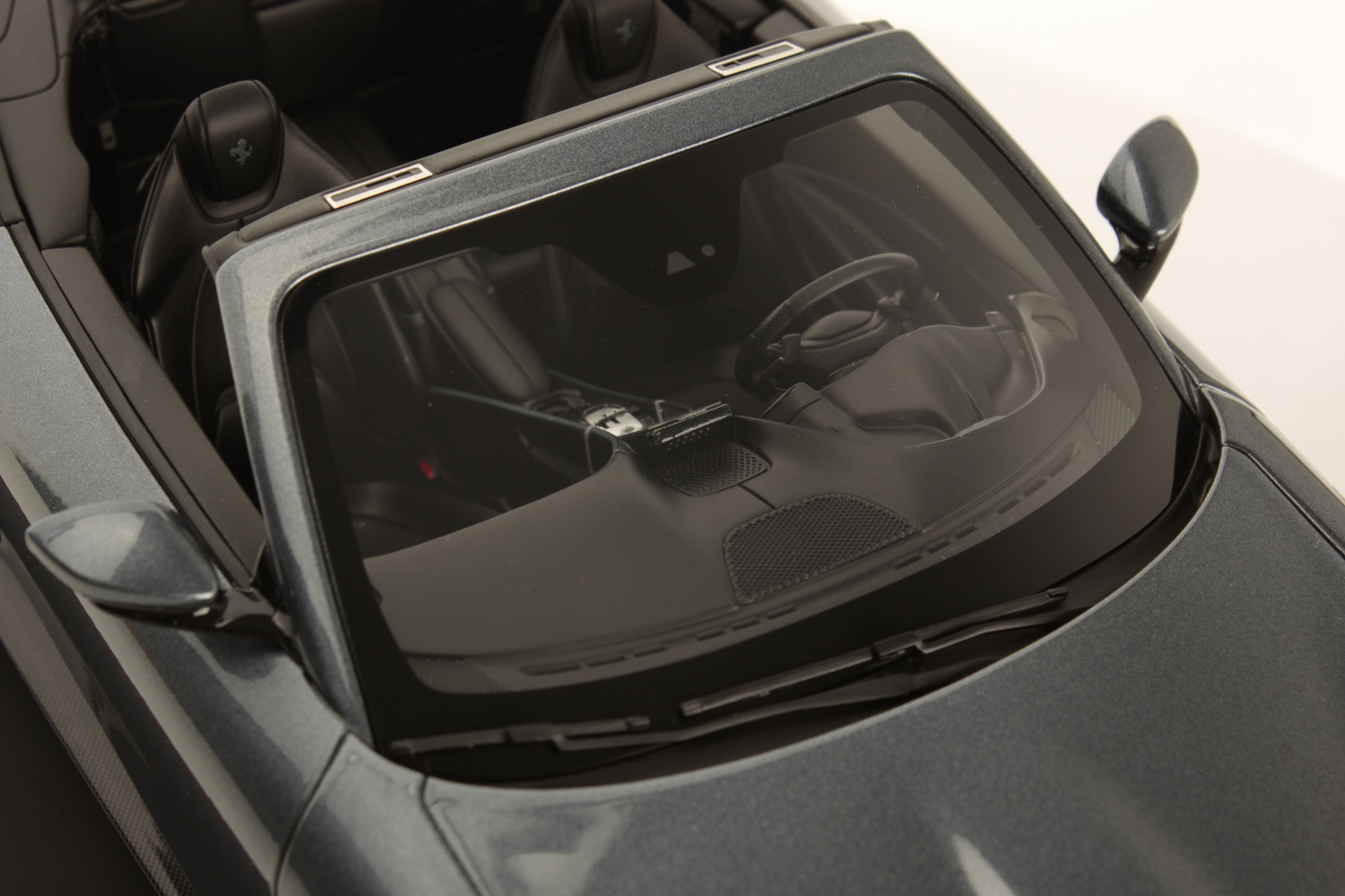 mr-collection-models-ferrari-roma-spider-1-18-miniature-auto-cabriolet image 6