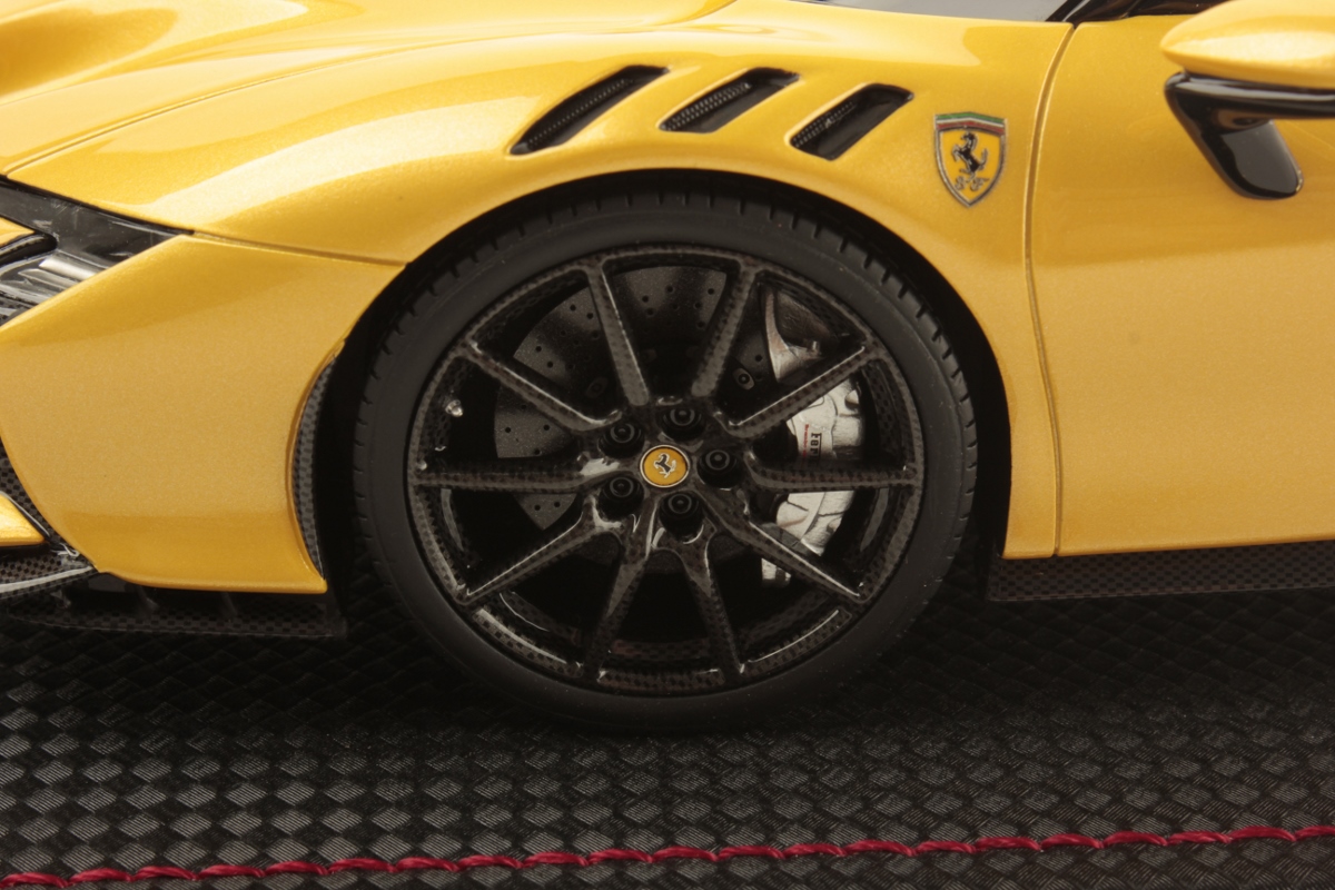 mr-collection-models-ferrari-sf90-xx-stradale-1-18-4 image 5