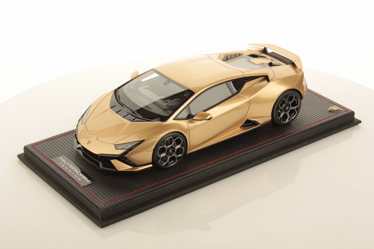 mr-collection-models-lamborghini-hurac-n-tecnica-1-18 image 1