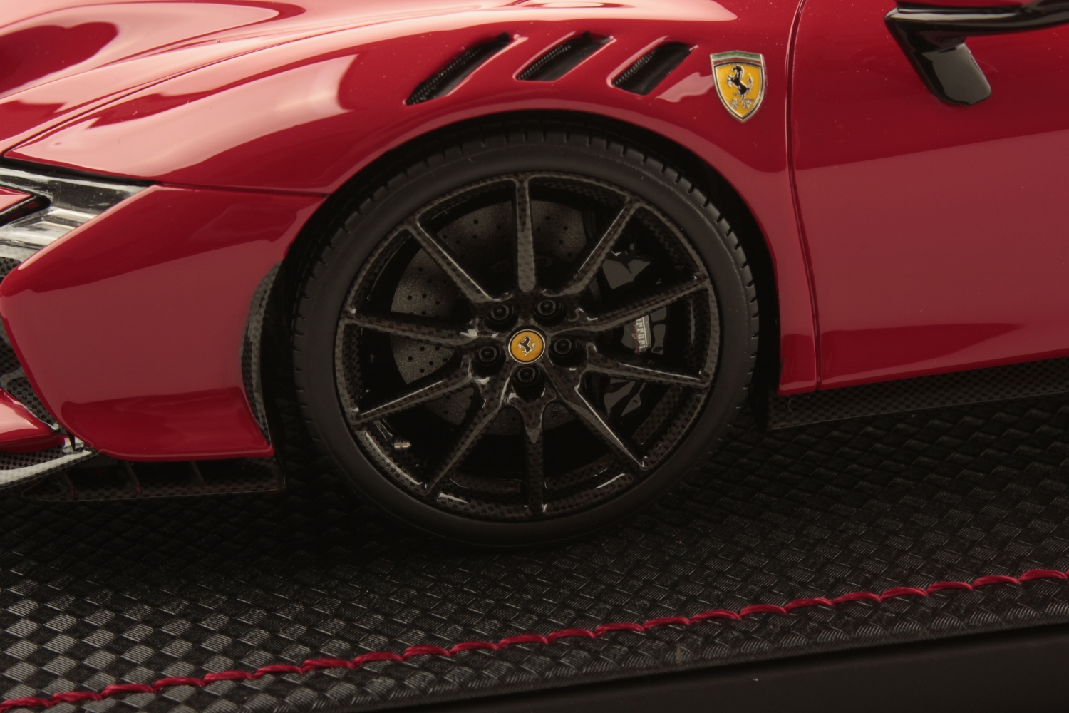 mr-collection-models-ferrari-sf90-xx-spider-1-18-miniature-auto-2 image 5