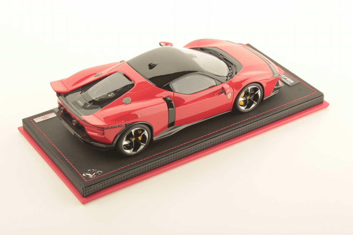 mr-collection-models-ferrari-849-testarossa-miniature-auto-1-18 image 2