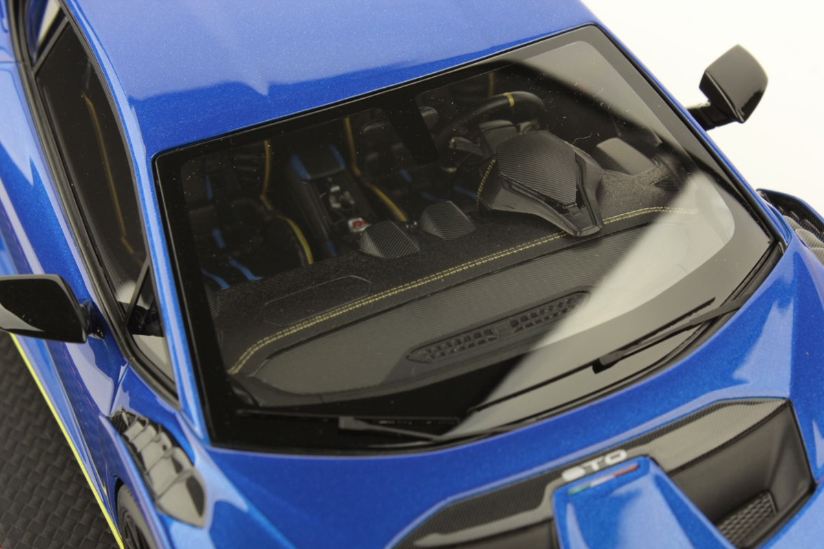 mr-collection-models-lamborghini-hurac-n-sto-1-18-miniature-auto-de-collection image 6