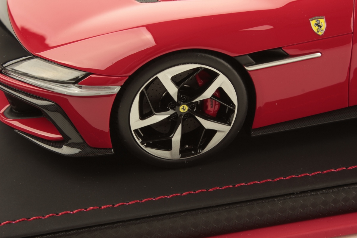 mr-collection-models-ferrari-12cilindri-spider-miniature-auto-1-18 image 5