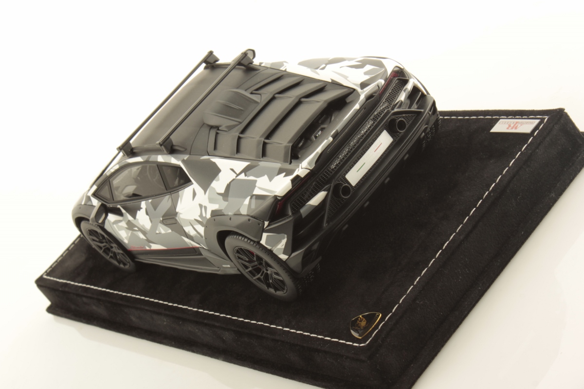 mr-collection-models-lamborghini-huracan-sterrato-all-terrain-1-18 image 4