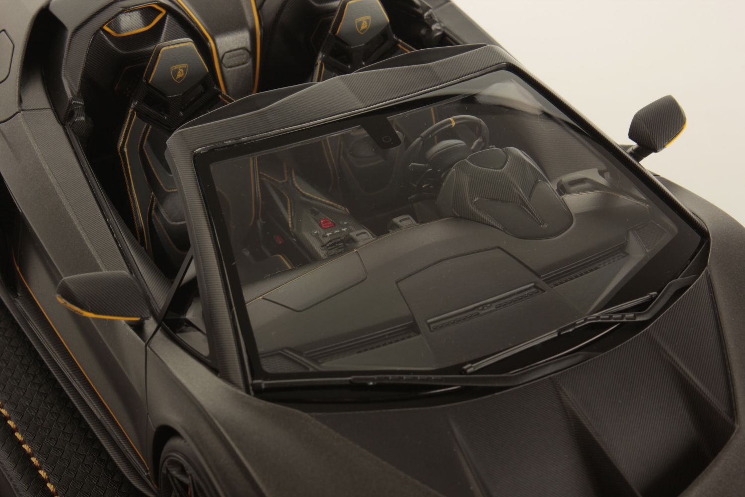 mr-collection-models-lamborghini-aut-ntica-1-18-miniature-auto-de-collection-one image 6