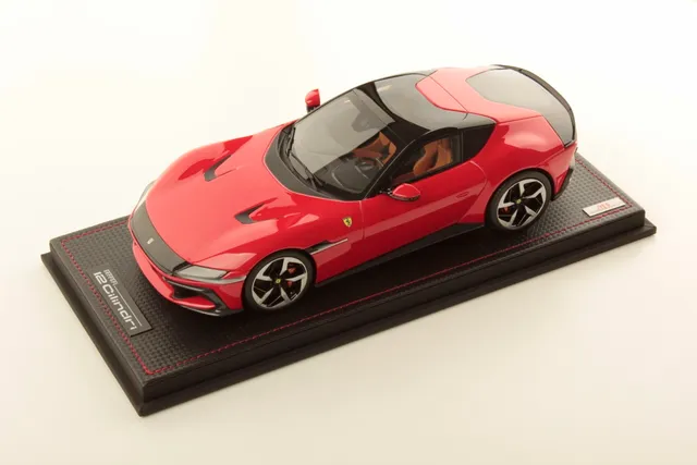 mr-collection-models-ferrari-12cilindri-miniature-auto-1-18 image 1