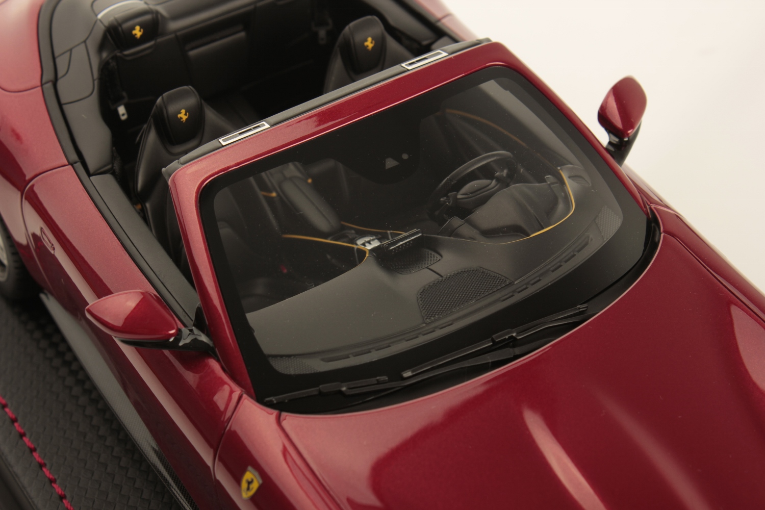 mr-collection-models-ferrari-roma-spider-1-18-miniature-cabriolet-toit-souple image 6