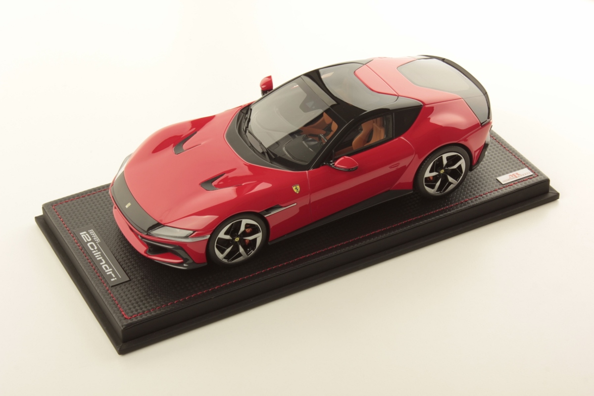 mr-collection-models-ferrari-12cilindri-miniature-auto-1-18 image 1