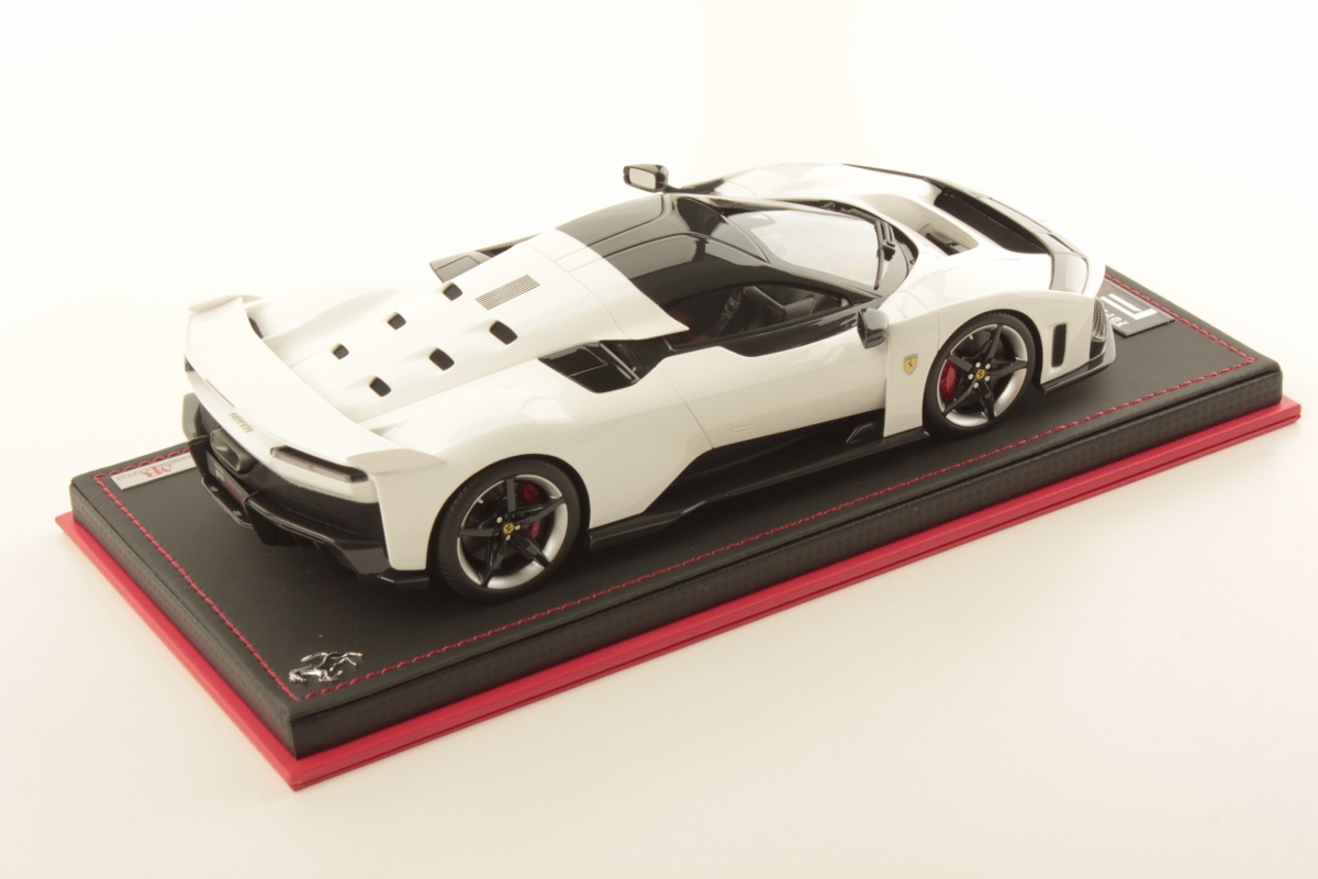mr-collection-models-ferrari-f80-miniature-auto-supercar-limit-e image 2