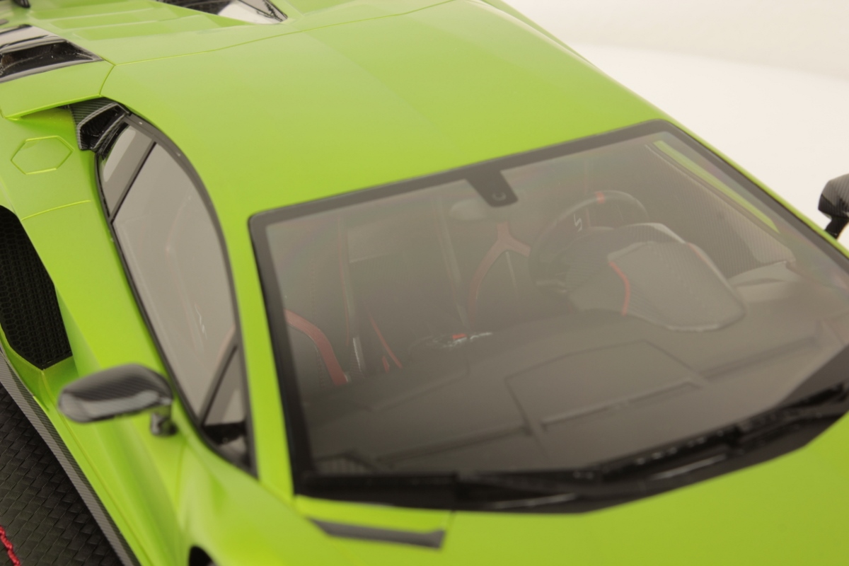 mr-collection-models-lamborghini-aventador-svj-1-18-miniature-auto image 6