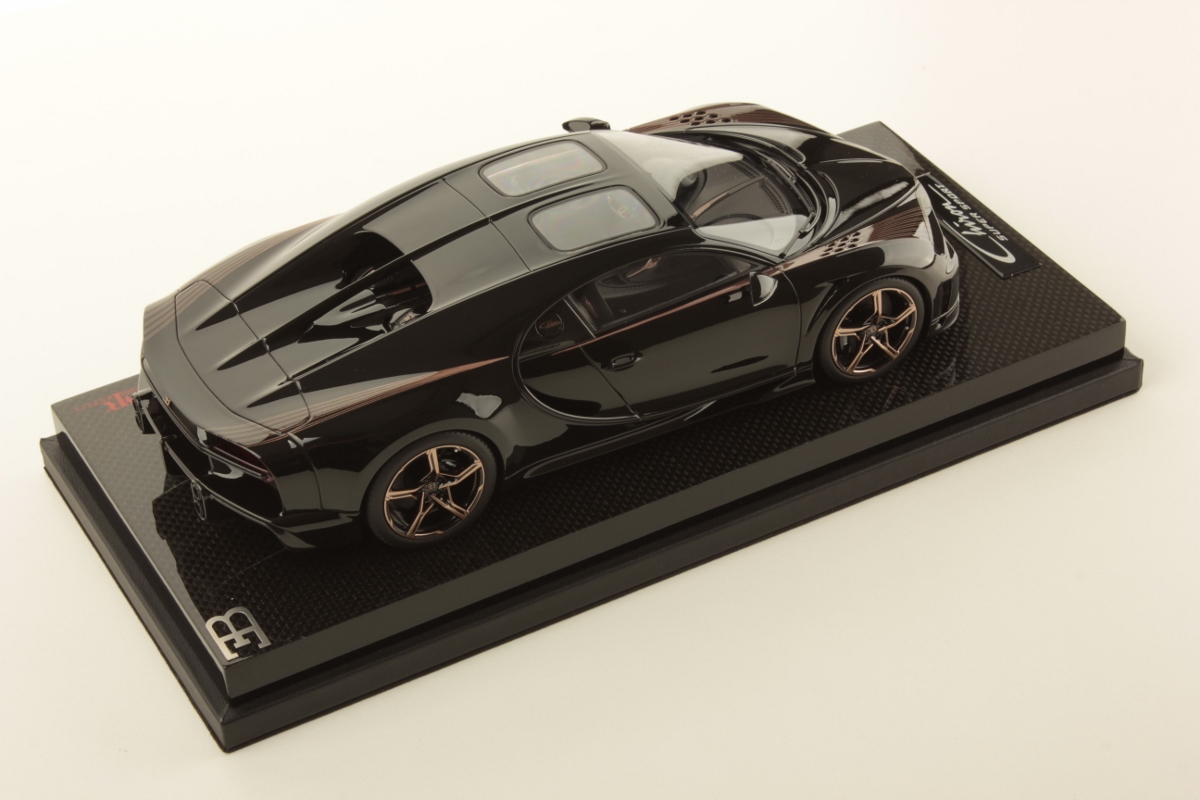 mr-collection-models-bugatti-chiron-super-sport-1-18 image 2