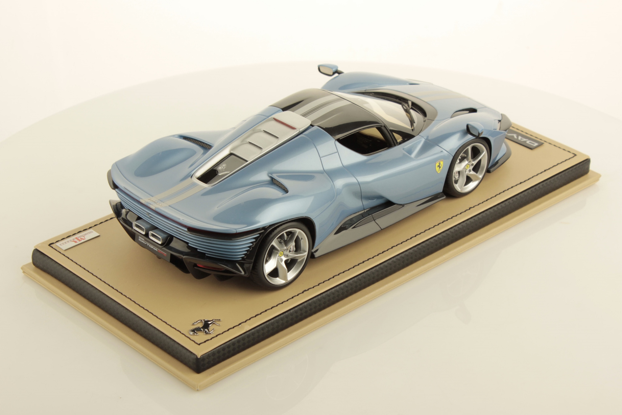 mr-collection-models-ferrari-daytona-sp3-1-18 image 2