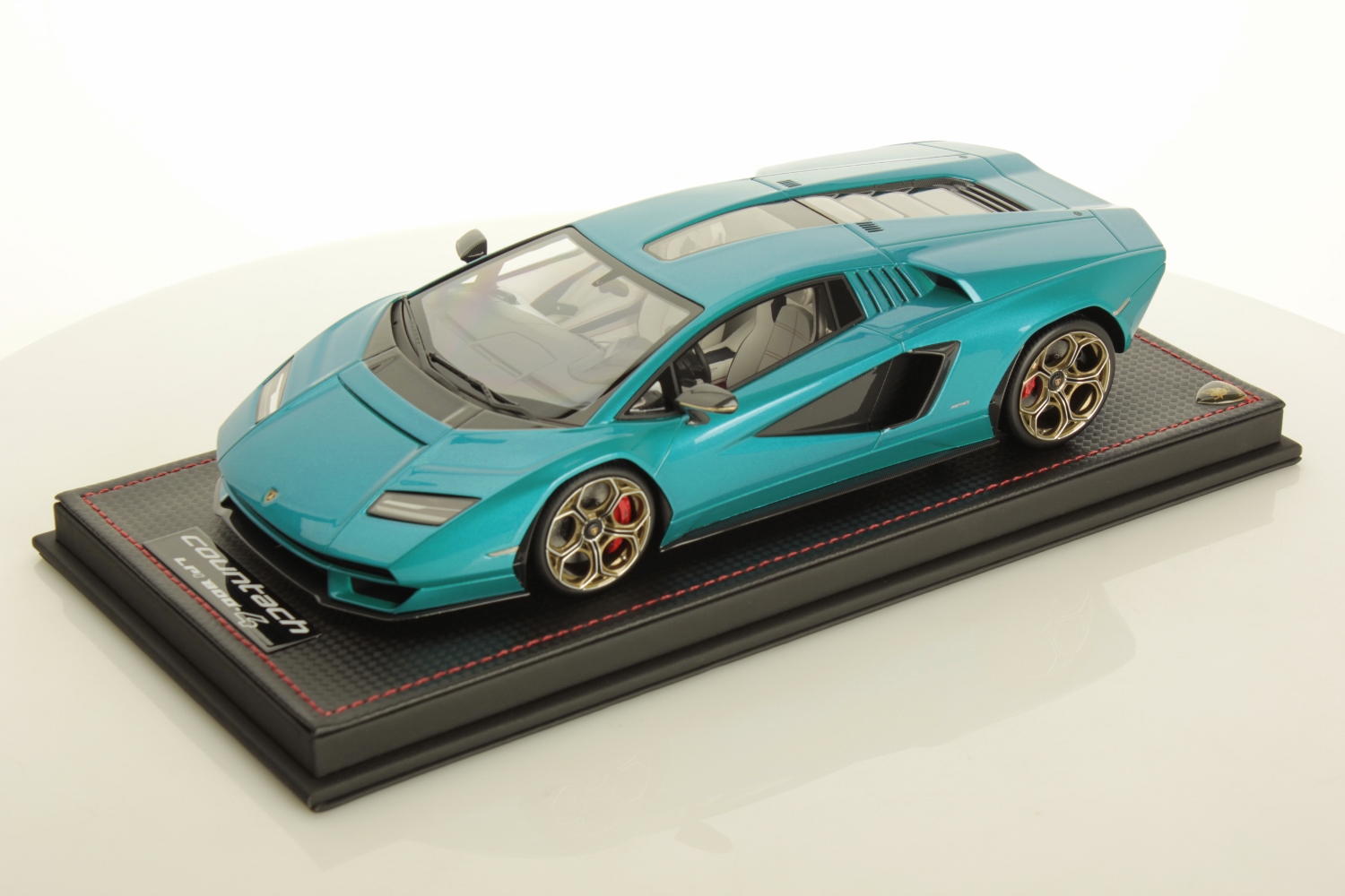 mr-collection-models-lamborghini-countach-lpi-800-4-1-18-miniature-auto-de-colle image 1