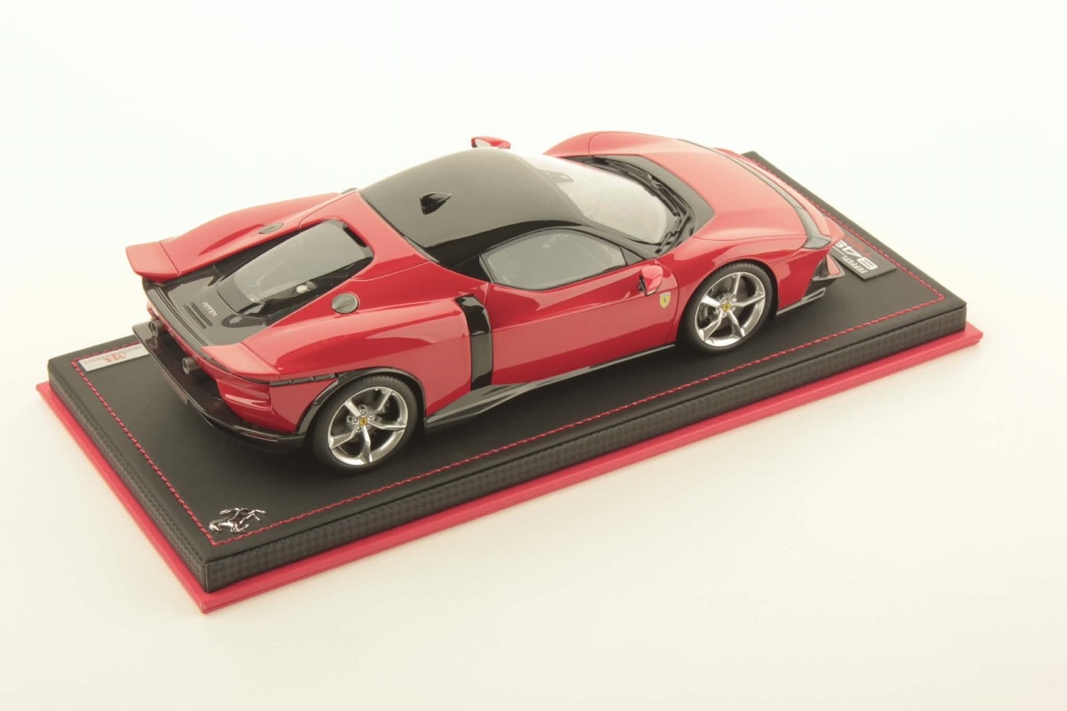 mr-collection-models-ferrari-849-testarossa-1-18-miniature-auto-collection image 2