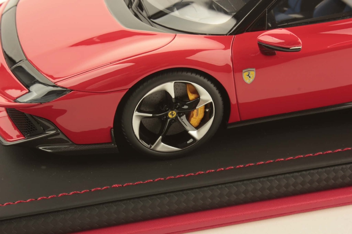 mr-collection-models-ferrari-849-testarossa-miniature-auto-1-18 image 5