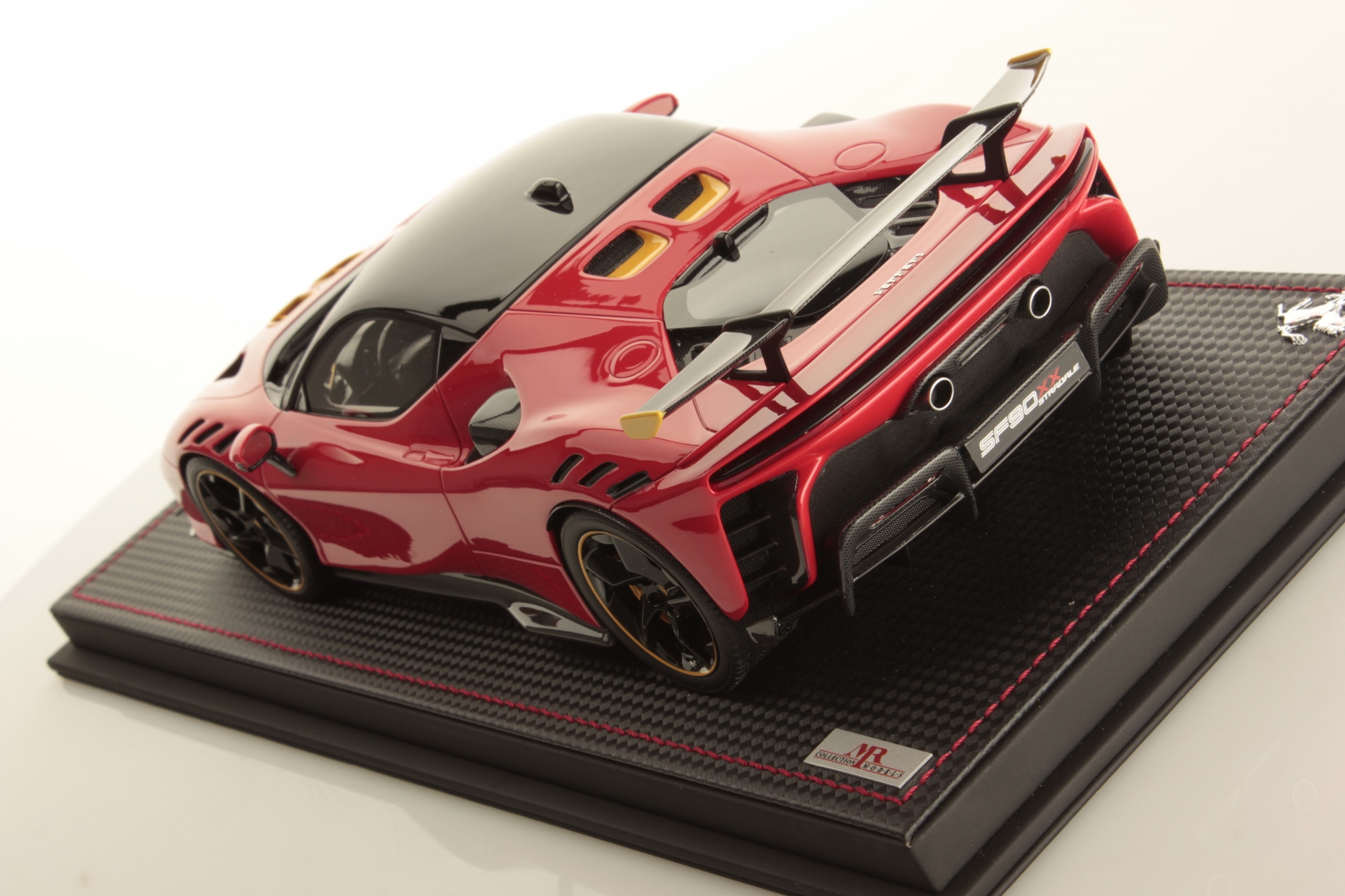 mr-collection-models-ferrari-sf90-xx-stradale-1-18-miniature-coup image 4