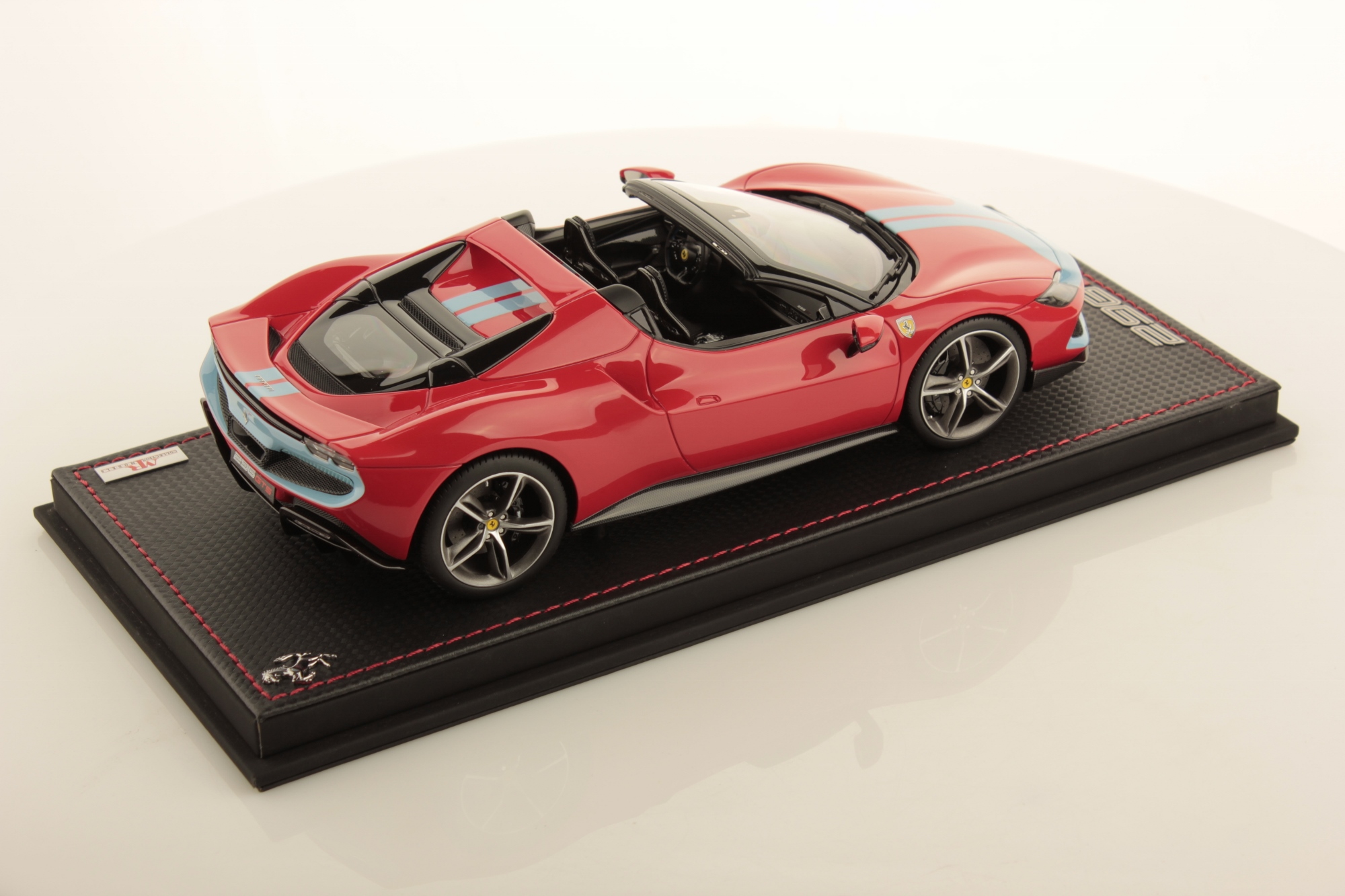 mr-collection-models-ferrari-296-gts-1-18-miniature-berlinetta-spider-hybride image 6
