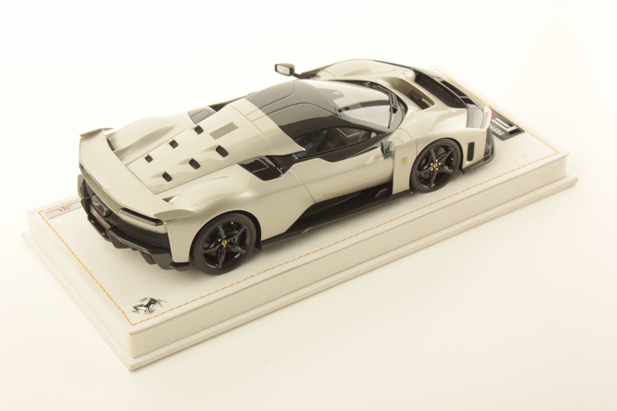 mr-collection-models-ferrari-f80-1-18-4 image 2