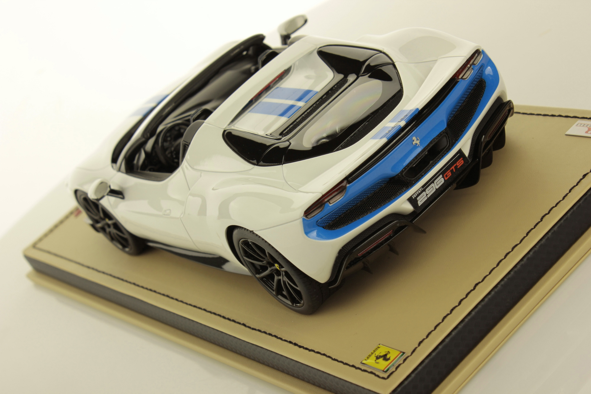 mr-collection-models-ferrari-296-gts-1-18-2 image 4