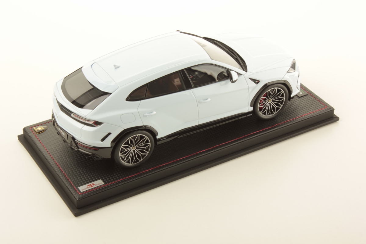 mr-collection-models-lamborghini-urus-se-1-18-miniature-super-suv image 2