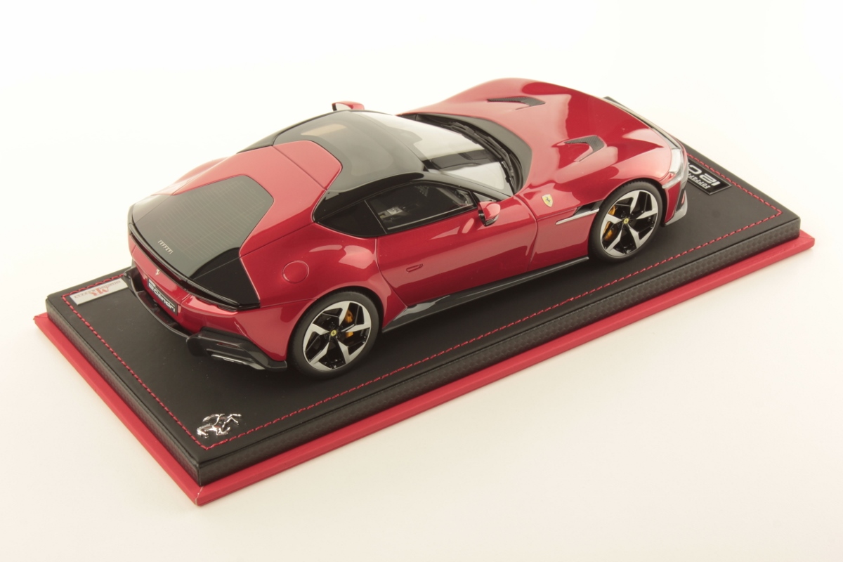 mr-collection-models-ferrari-12cilindri-1-18-miniature-v12-grand-tourisme image 2