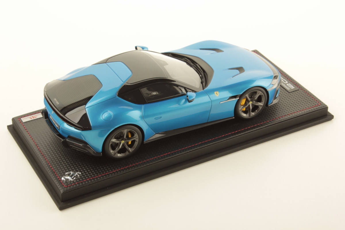 mr-collection-models-ferrari-12-cilindri-miniature-auto-de-collection image 2