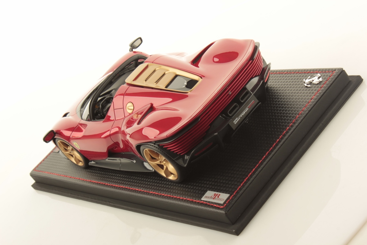 mr-collection-models-ferrari-daytona-sp3-1-18-miniature-auto image 4