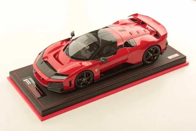 mr-collection-models-ferrari-f80-1-18-miniature-auto-de-collection-2 image 1