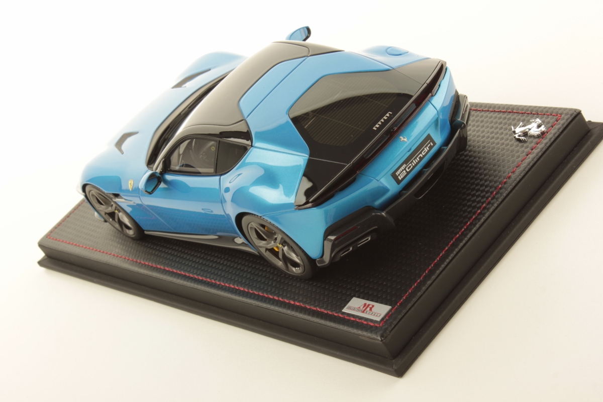mr-collection-models-ferrari-12-cilindri-miniature-auto-de-collection image 4