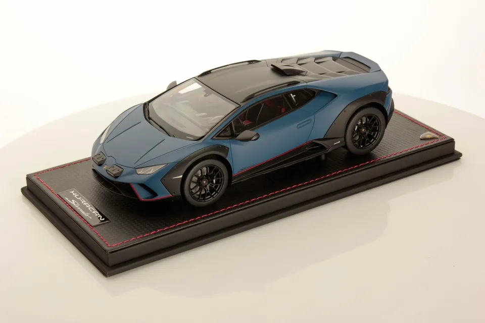 mr-collection-models-lamborghini-hurac-n-sterrato-1-18-3 image 1