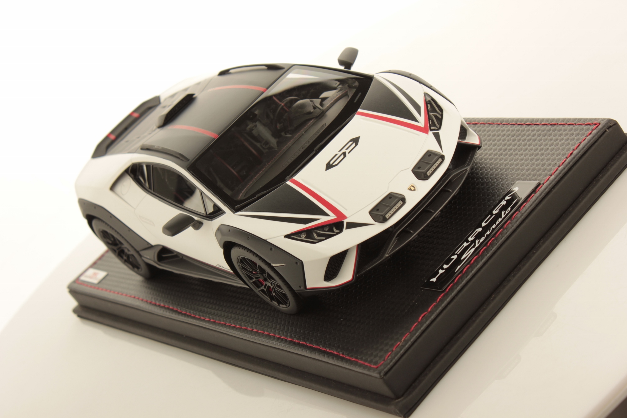 mr-collection-models-lamborghini-hurac-n-sterrato-1-18-2 image 3